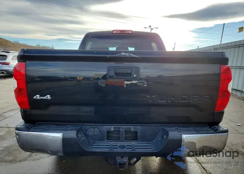 2019 Toyota Tundra Crewmax Limited z USA, uszkodzony, nr VIN 5TFHY5F15KX870099